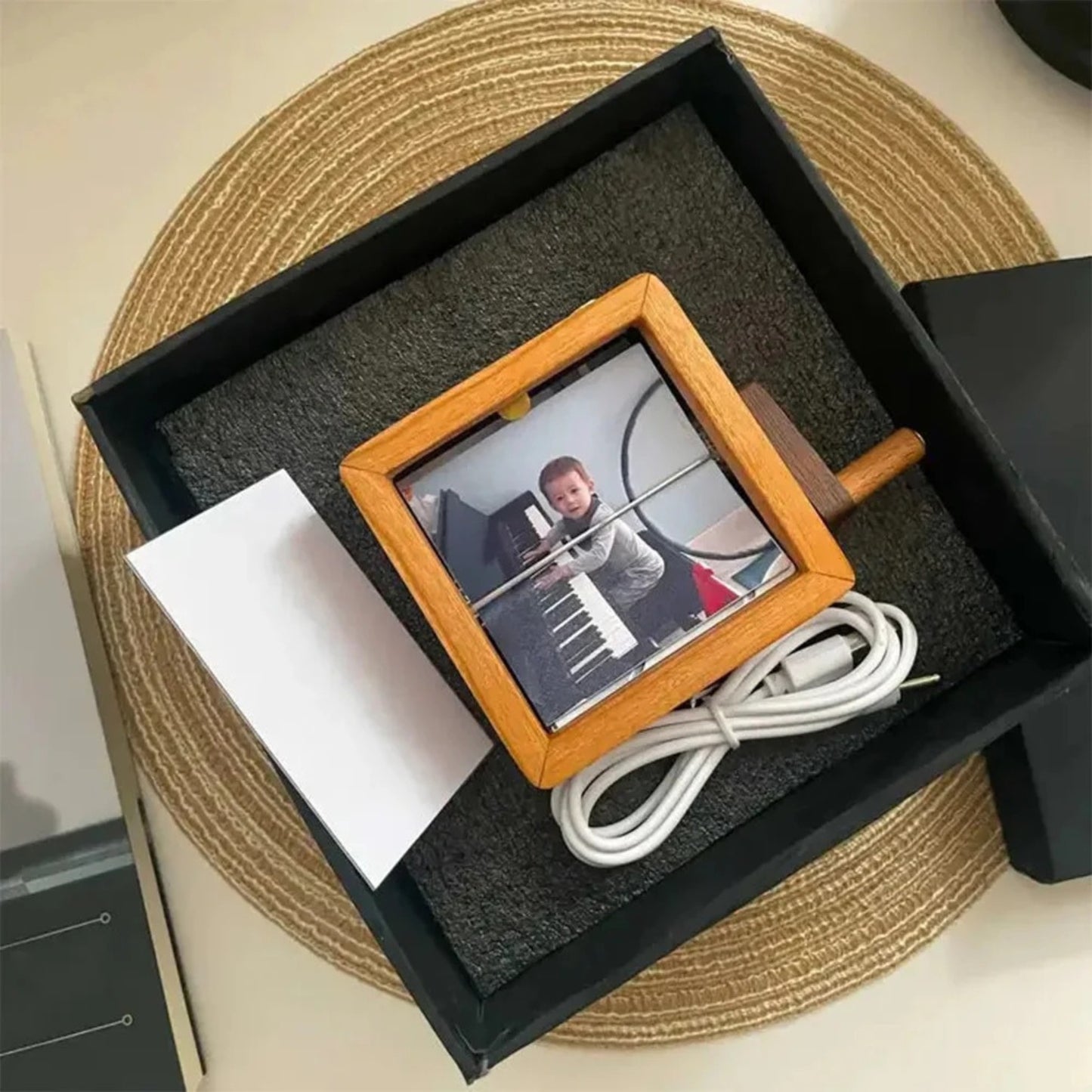 Voruva™ - Luminous Photo Flipper Frame